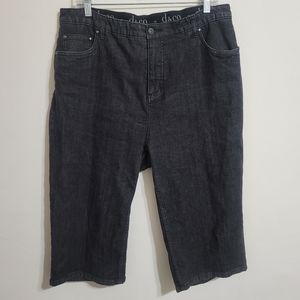 D & CO WOMEN'S JEAN CAPRIS SIZE 18W PLUS SIZE PERFECT FOR SUMMER EMBROID…